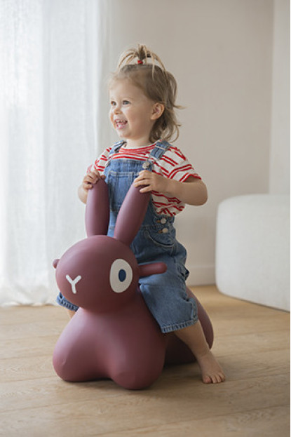 Hoppi Bunny Burgundy QUUT Hoppi Bunny Burgundy QUUT