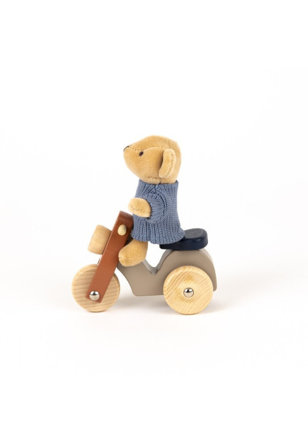 Oso Alexis en Vespa EGMONT